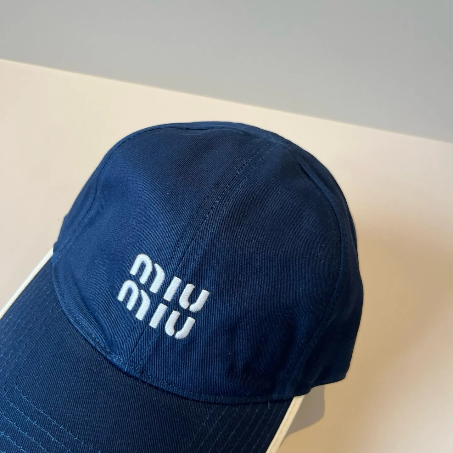 P60 miumiu original spring and summer new baseball cap, authentic mold-making and custom-made, the original workmanship is meticulous and the quality is superb!
