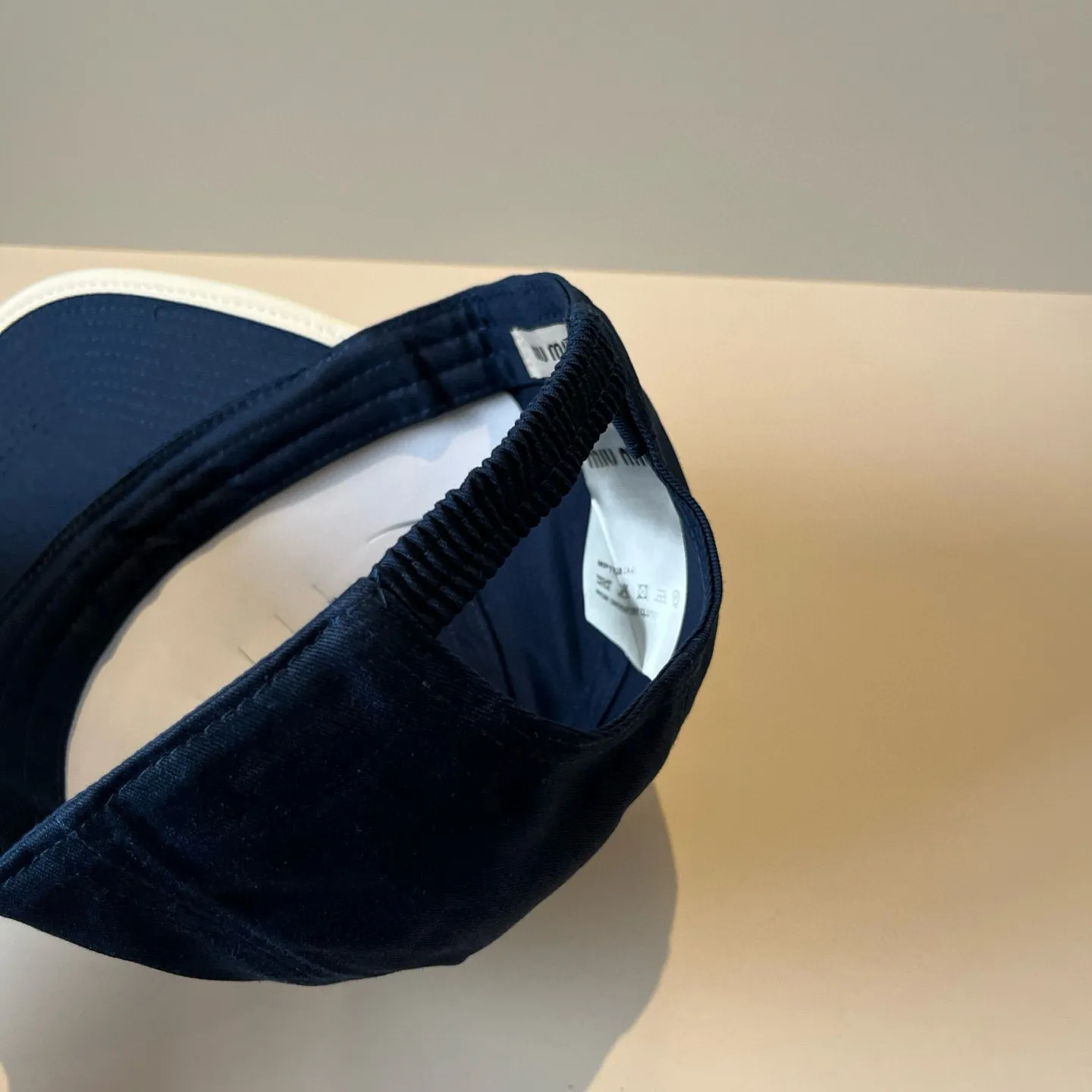 P60 miumiu original spring and summer new baseball cap, authentic mold-making and custom-made, the original workmanship is meticulous and the quality is superb!