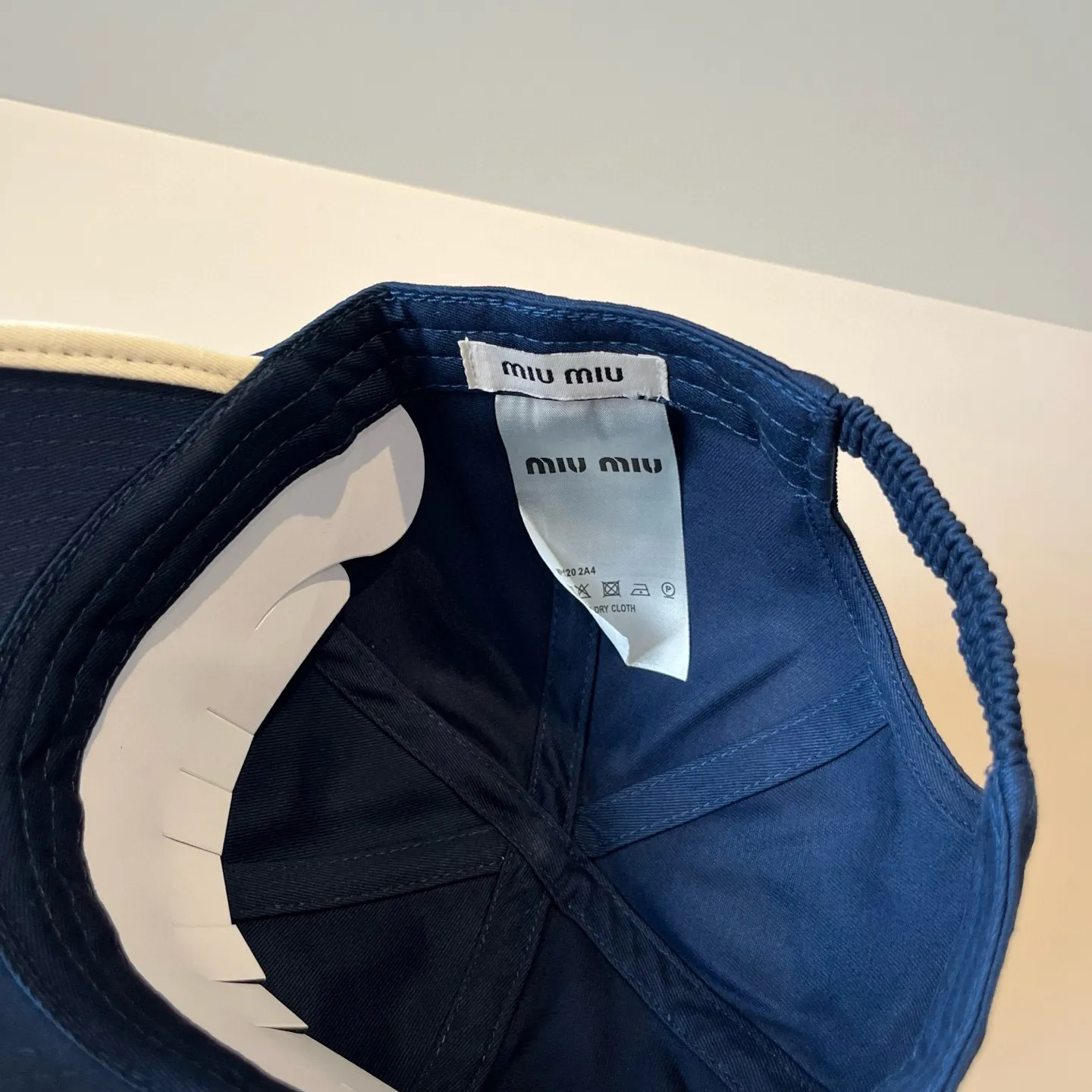 P60 miumiu original spring and summer new baseball cap, authentic mold-making and custom-made, the original workmanship is meticulous and the quality is superb!