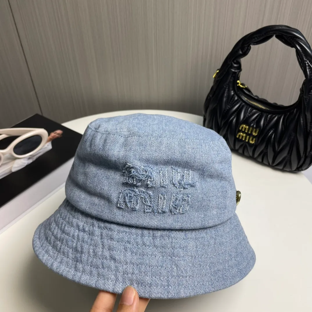 P86💛 Comes with dust bag. [Miumiu Miumiu] New denim order style bucket hat, big brand style is super easy to match, hurry up and get it!