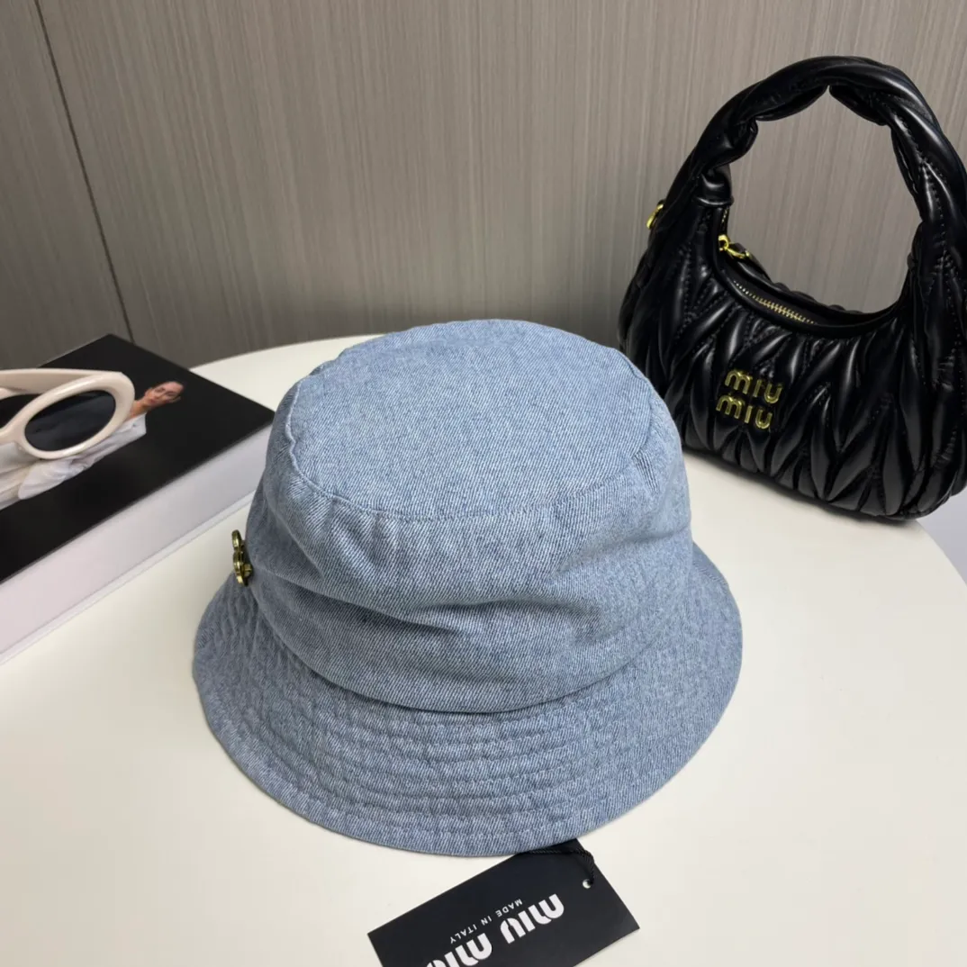 P86💛 Comes with dust bag. [Miumiu Miumiu] New denim order style bucket hat, big brand style is super easy to match, hurry up and get it!