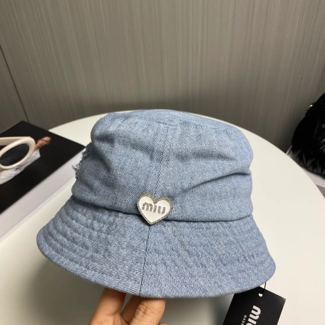 P86💛 Comes with dust bag. [Miumiu Miumiu] New denim order style bucket hat, big brand style is super easy to match, hurry up and get it!