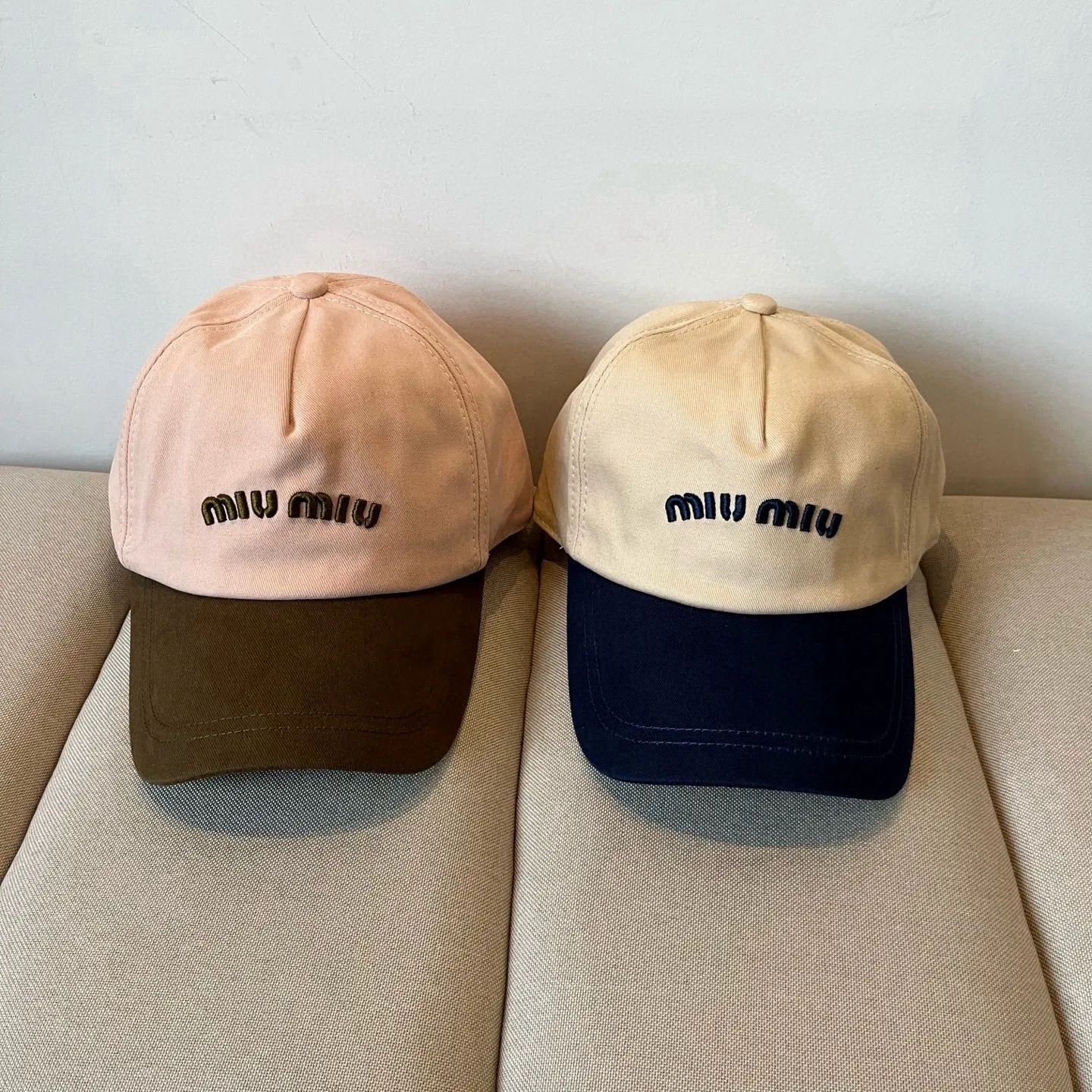P60 miumiu original spring and summer new baseball cap, authentic mold-making and custom-made, the original workmanship is meticulous and the quality is superb!