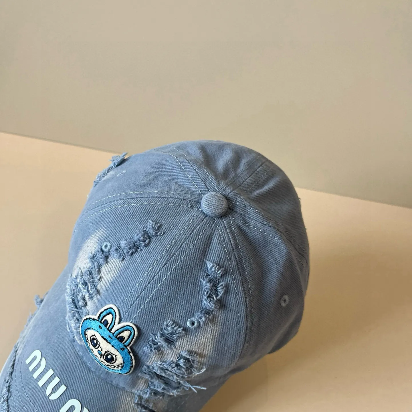 P60 miumiu original spring and summer new baseball cap, authentic mold-making and custom-made, the original workmanship is meticulous and the quality is superb!