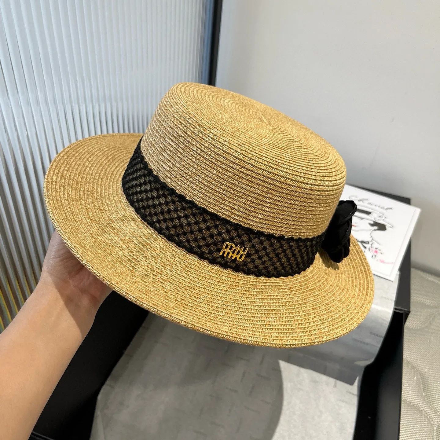 💰160¥ miumiu new sun hat, flat top hat, made of fine straw, head circumference 57cm
