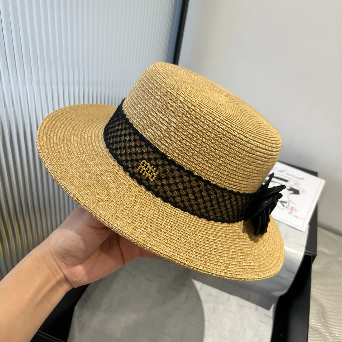 💰160¥ miumiu new sun hat, flat top hat, made of fine straw, head circumference 57cm