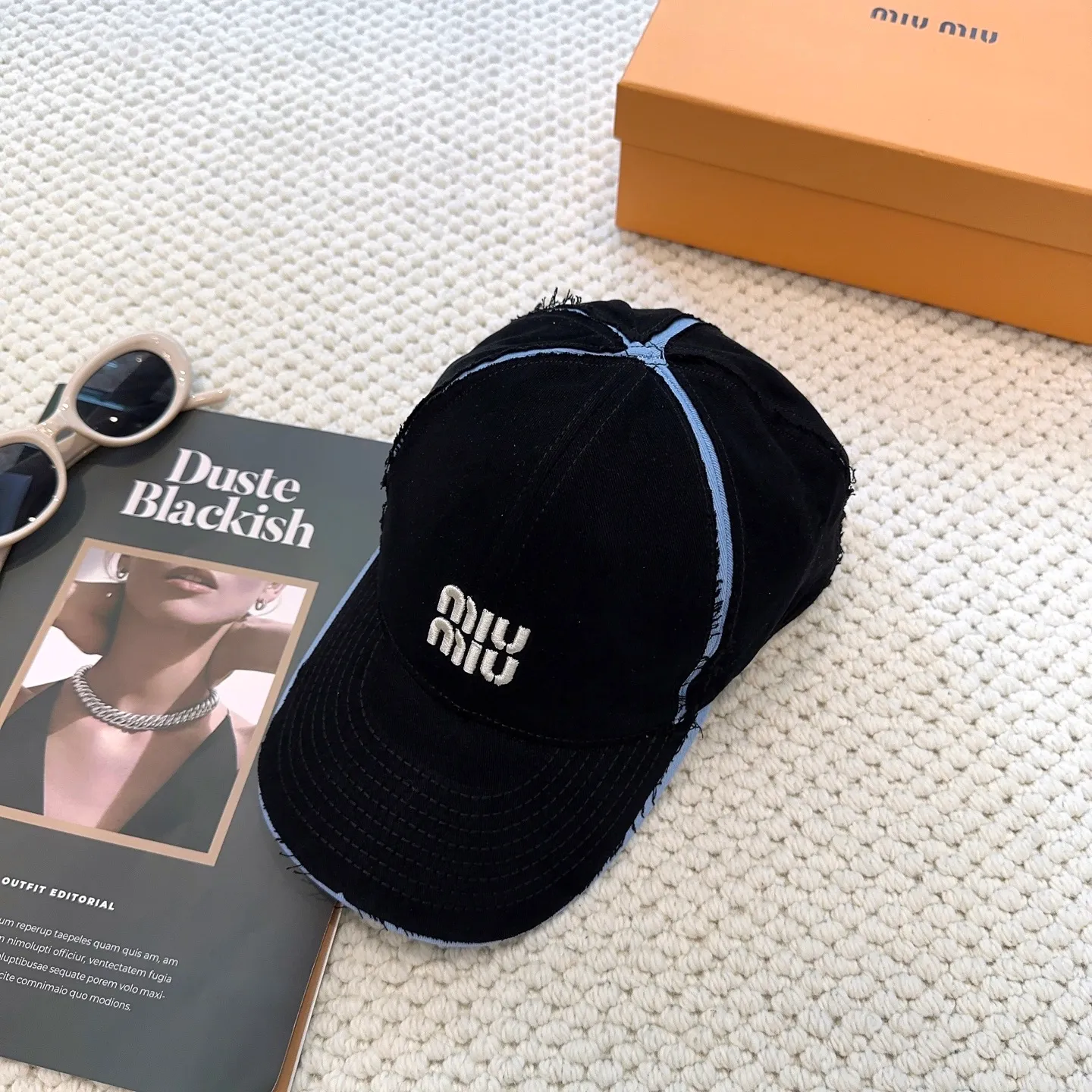 P86💛 Comes with dust bag. [Miumiu Miu Miu] High version of the new order style embroidered baseball cap🧢The big brand style is super easy to match, so hurry up and get it!