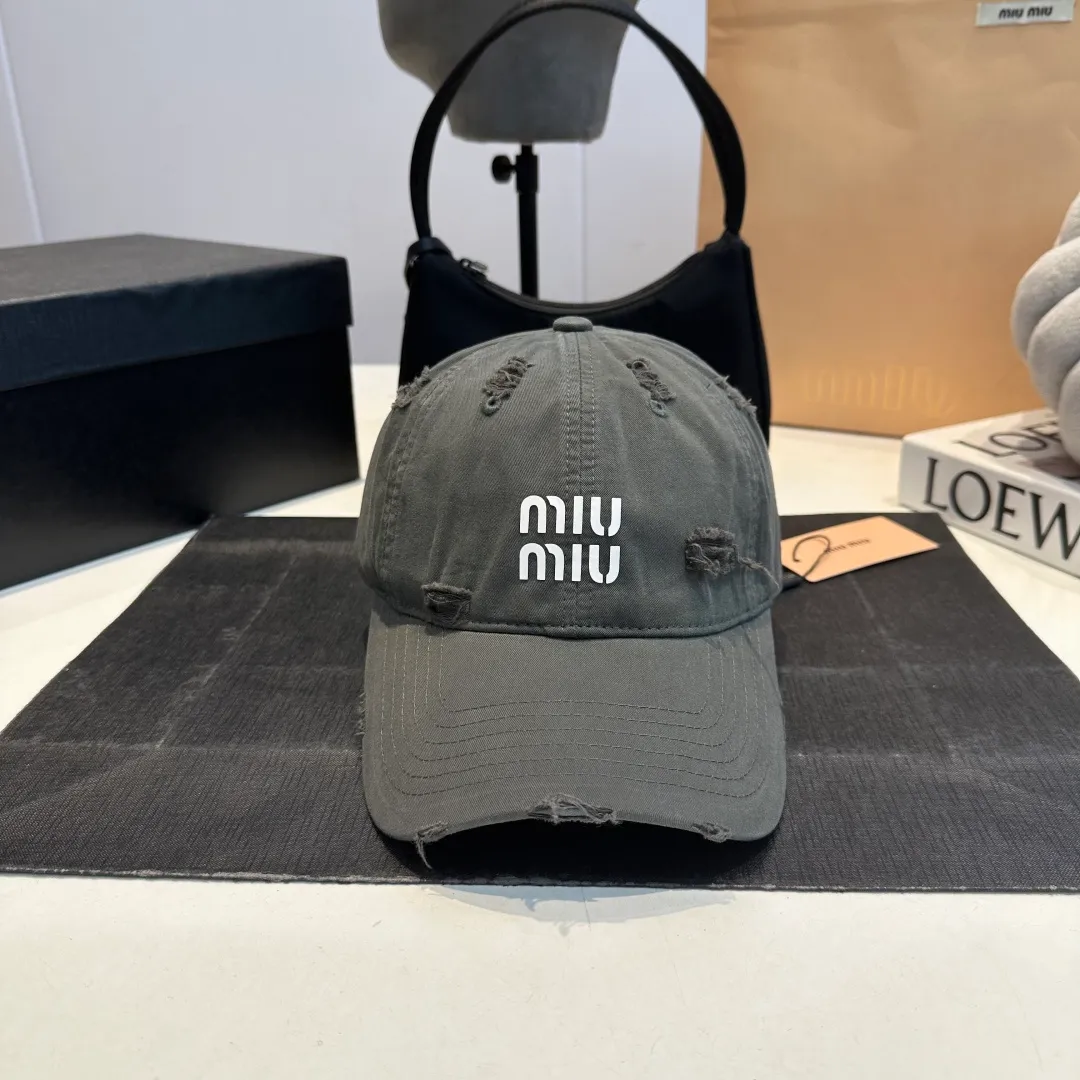 P60 miumiu new ripped baseball cap, high-grade fabric, head circumference 57cm