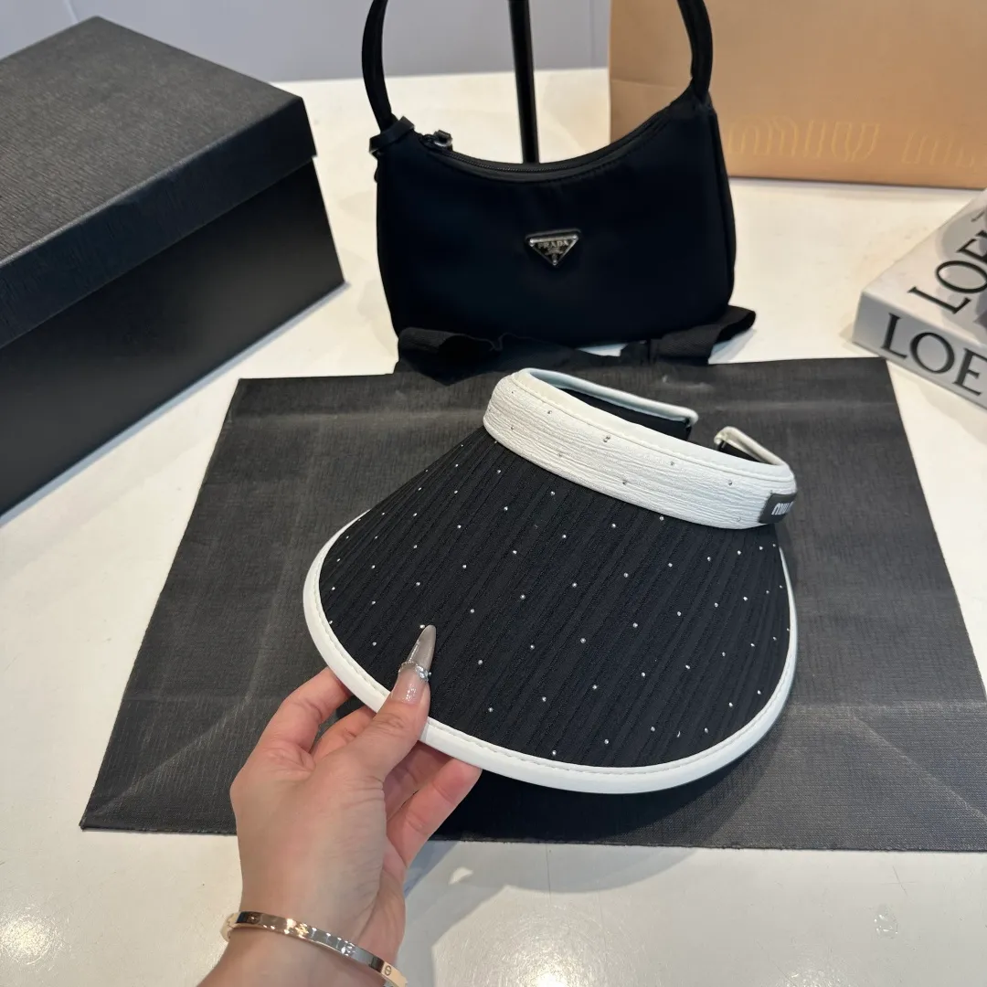 P56 MIUMIU Light luxury celebrity style empty top hat, little fairy headband with empty top! Breathable and not stuffy…a must-have for summer
