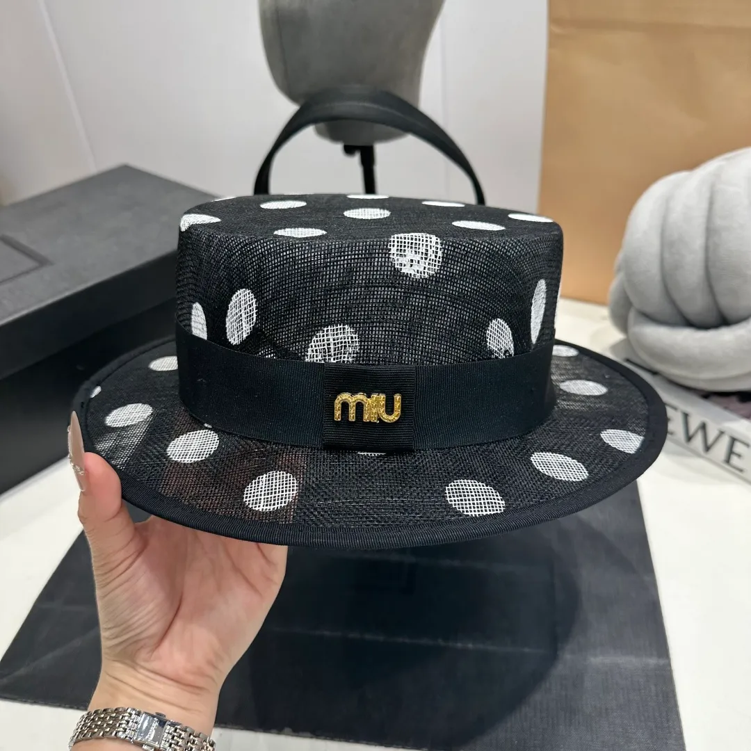P170 Miu Miu miumiu large polka dot organza flat top hat, new model at the counter, buy and cherish, every one sold is less, the head circumference can be adjusted, details to come