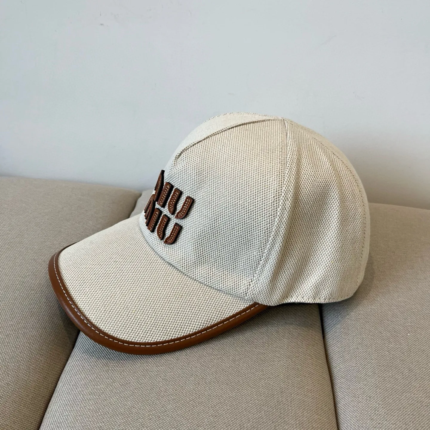 P64 miumiu original spring and summer new baseball cap, genuine mold-making and customization, the original workmanship is meticulous and the quality is superb!