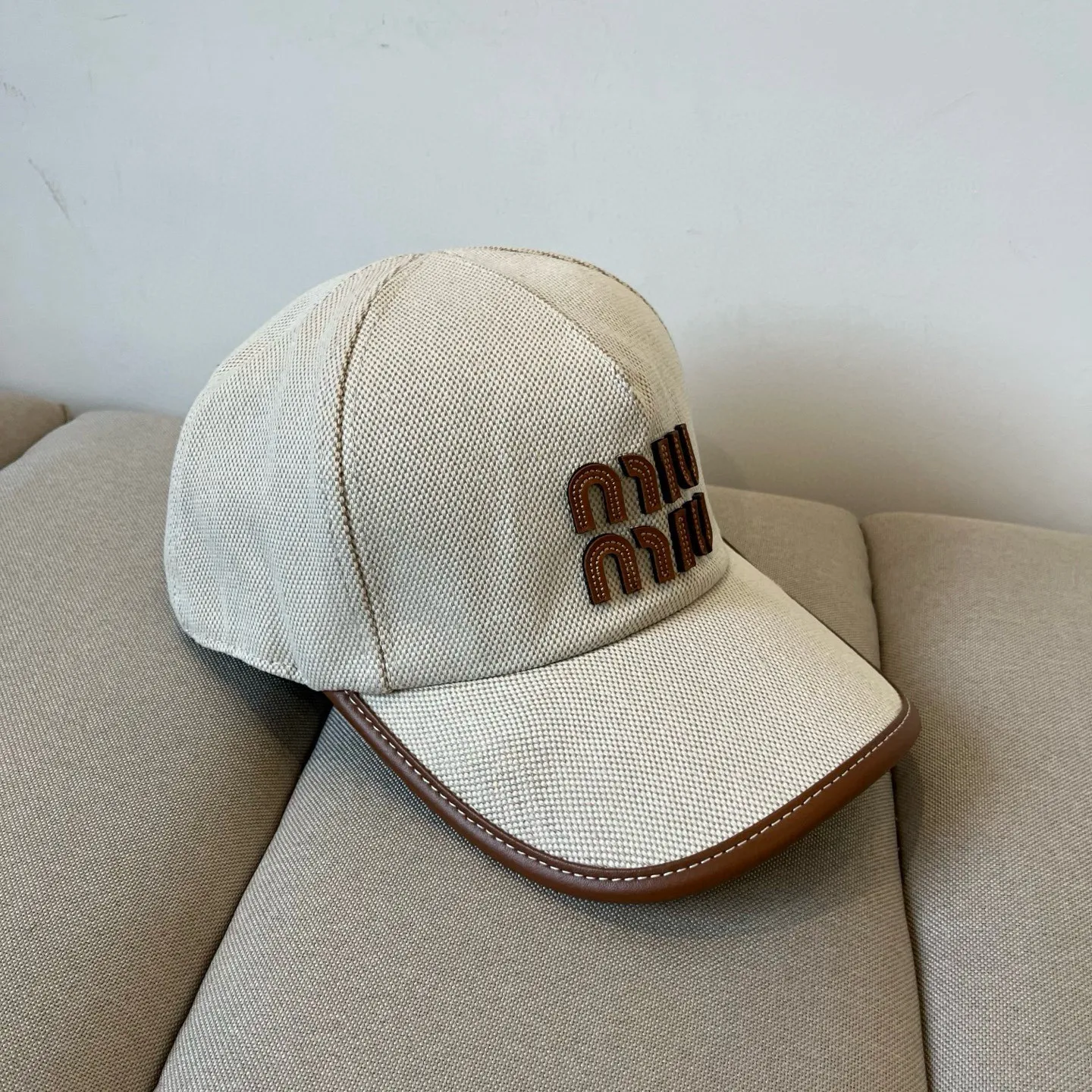 P64 miumiu original spring and summer new baseball cap, genuine mold-making and customization, the original workmanship is meticulous and the quality is superb!