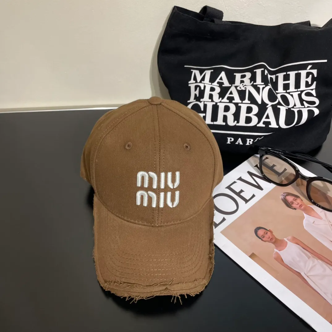 P60💛 Comes with dust bag. [Miumiu Miu Miu] 2024 new denim order style embroidered baseball cap🧢big brand style is super easy to match, hurry up and get it!