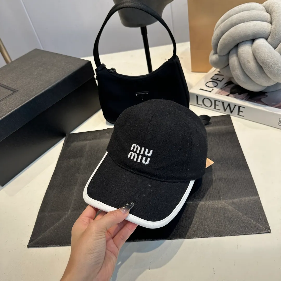 P70 miumiu new autumn and winter wool baseball cap, head circumference 57cm