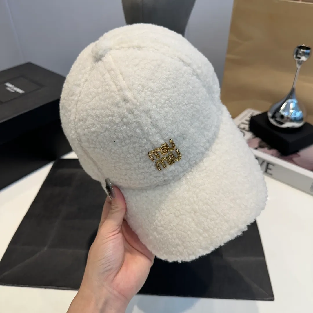 P60 miumiu 25 autumn and winter new lamb wool letter baseball cap