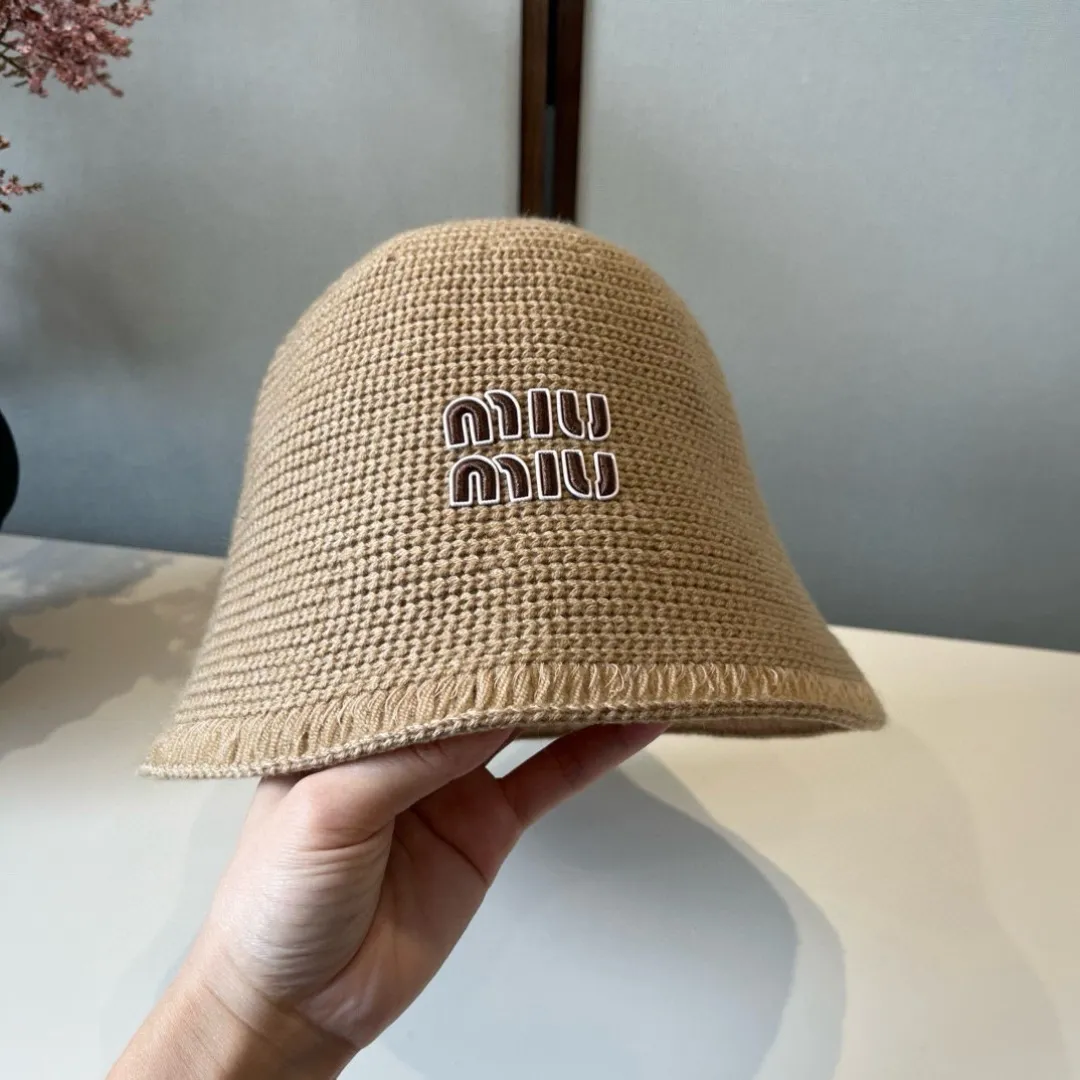 💰90¥ miumiu new fisherman hat, head circumference 57cm