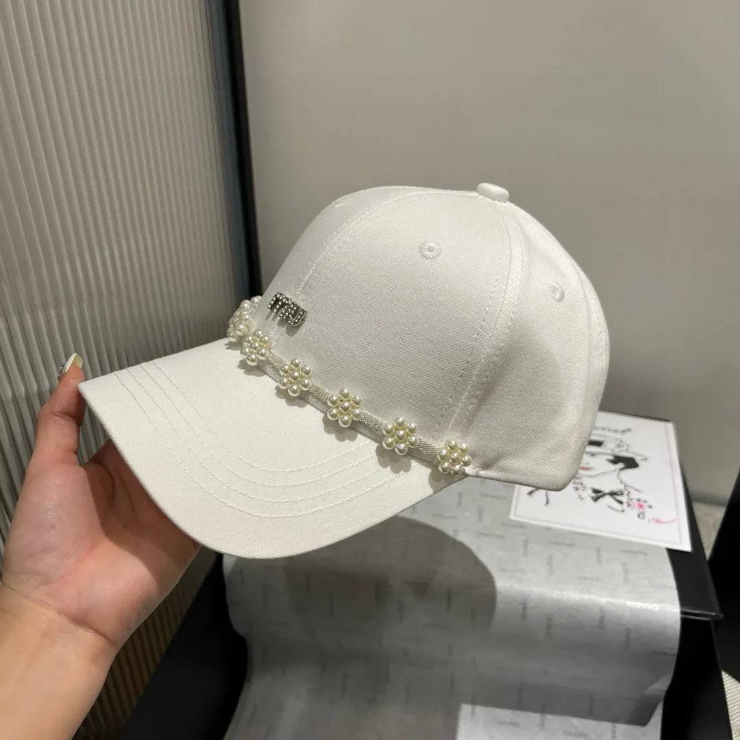 💰80¥ miumiu new peaked cap