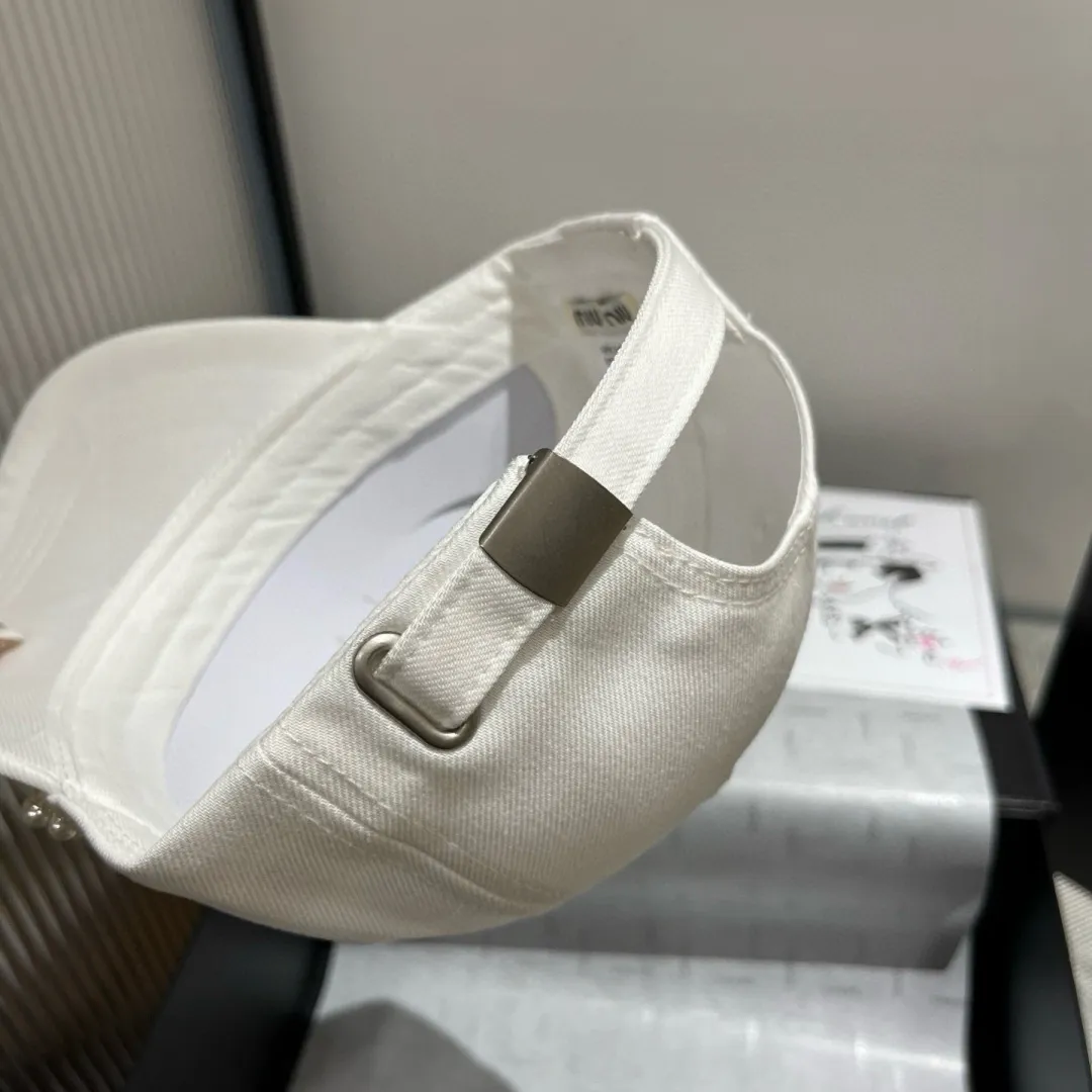 💰80¥ miumiu new peaked cap