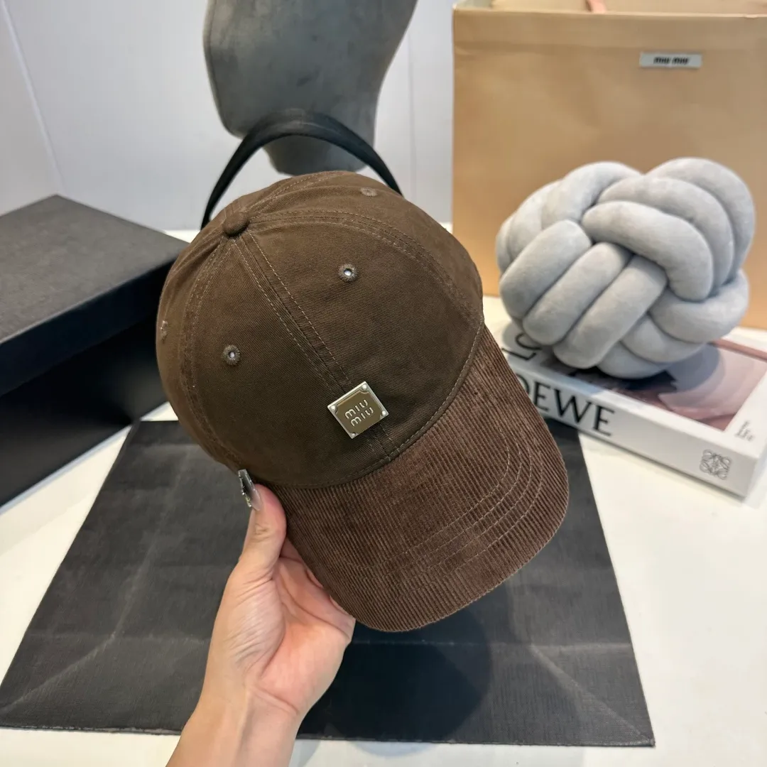 P60 Miumiu Miumiu's new custom-made baseball cap🧢The big brand style is super easy to match, so hurry up and get it!