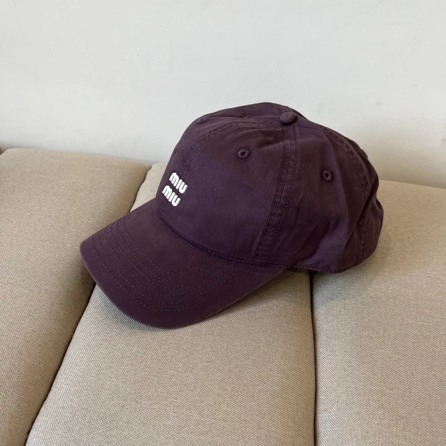 P60 miumiu original spring and summer new baseball cap, authentic mold-making and custom-made, the original workmanship is meticulous and the quality is superb!