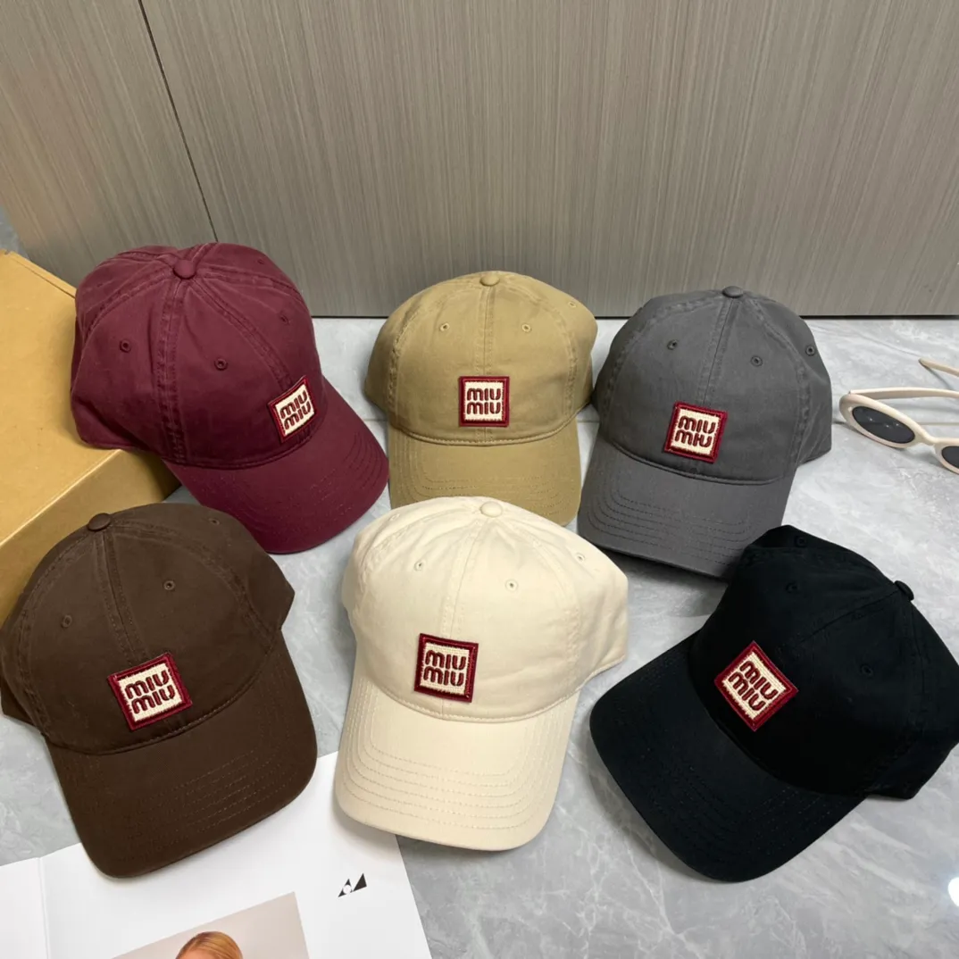 P50 miumiu new plain baseball cap, the hottest color at the moment - full of street style! Trendy and versatile, Xiaohongshu grows grass, poison, get your boyfriend, and cool together