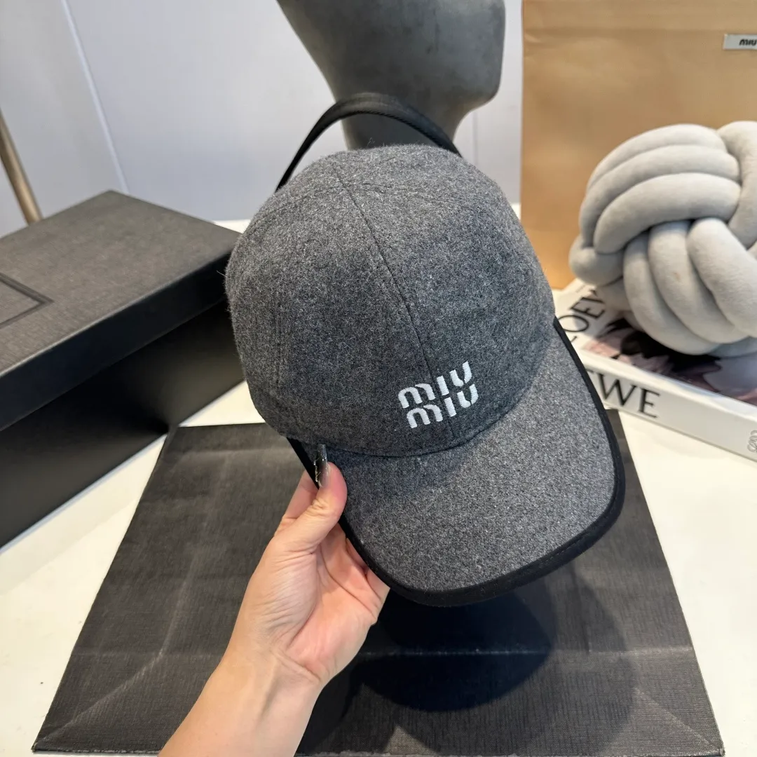 P70 miumiu new autumn and winter wool baseball cap, head circumference 57cm