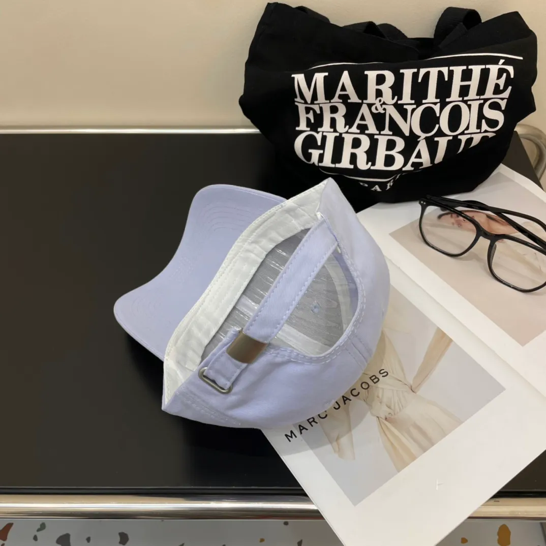 P66💛 Comes with dust bag. [Miumiu Miu Miu] 2024 new denim order style embroidered baseball cap🧢big brand style is super easy to match, hurry up and get it!