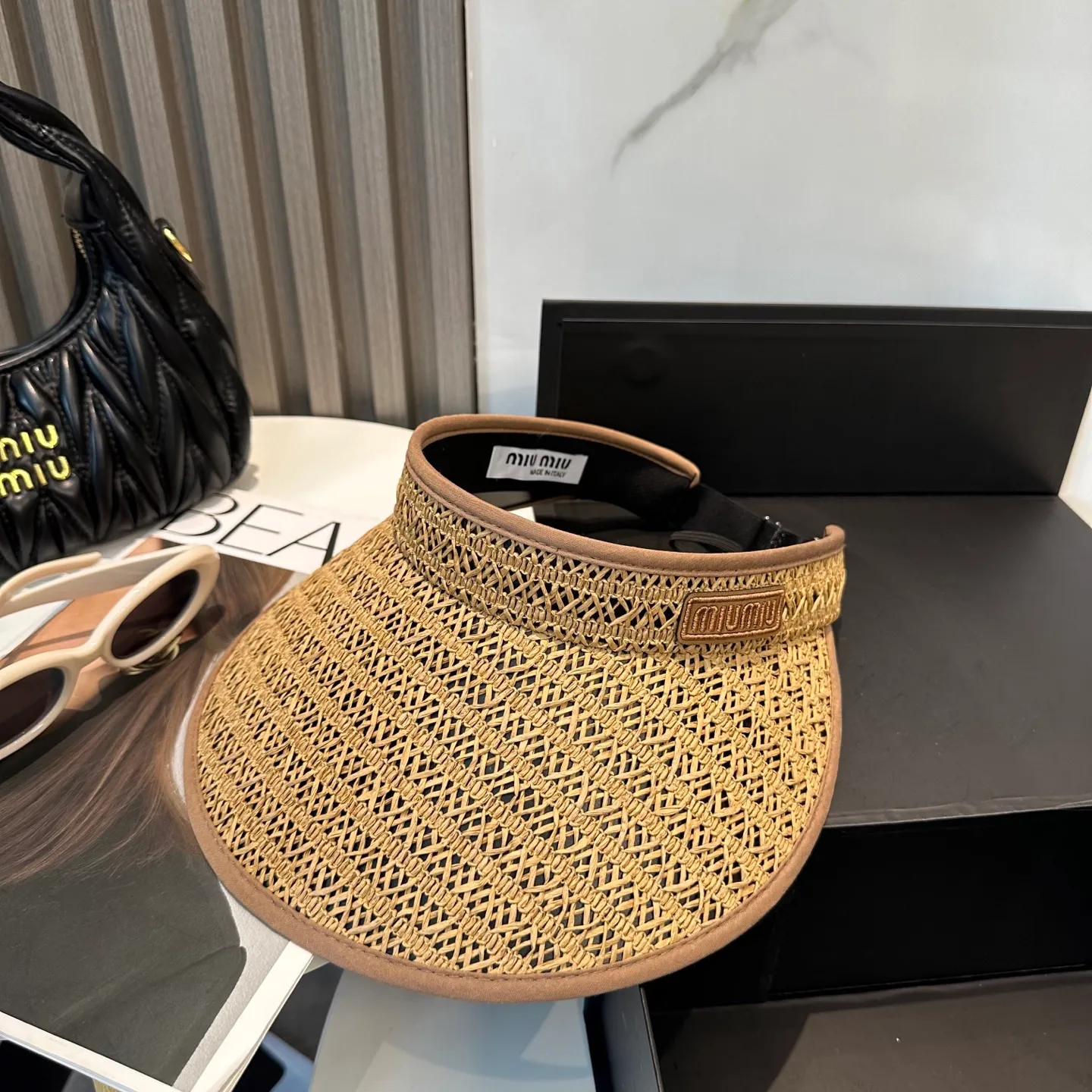 P80💛 Comes with dust bag, miumiu 2025 new sun visor, hollow top headband hat, 🔆 versatile sun protection ~ a great tool for casual outings, great sun protection! Love it so much 💕