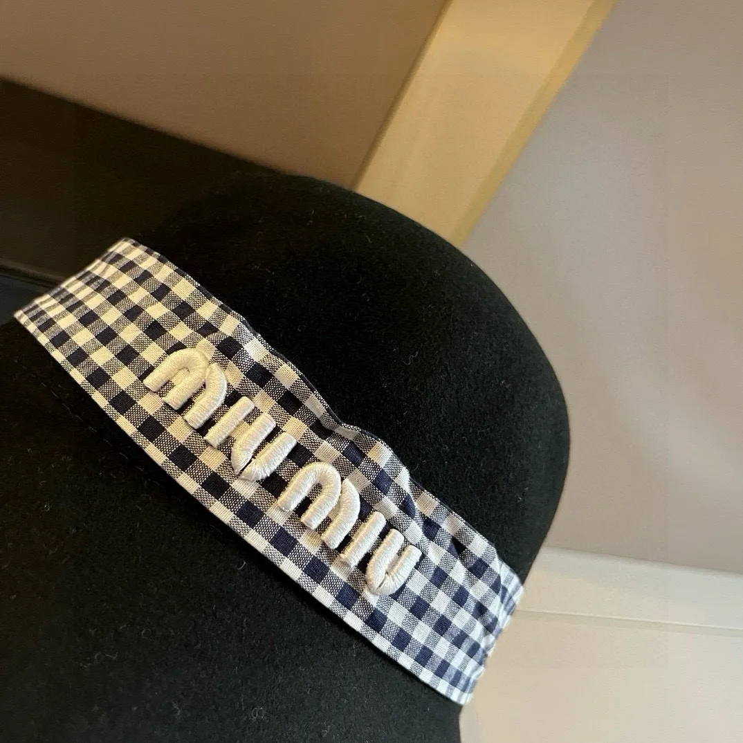 💰140¥ miumiu new autumn and winter wool basin hat, 100% wool fabric%, head circumference 57cm