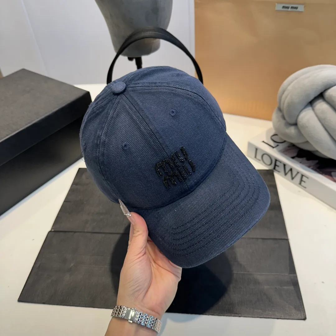 P60 miumiu new 25 spring and summer baseball cap, widened to show a small head, 25 spring and summer new logo embroidery, same style for men and women