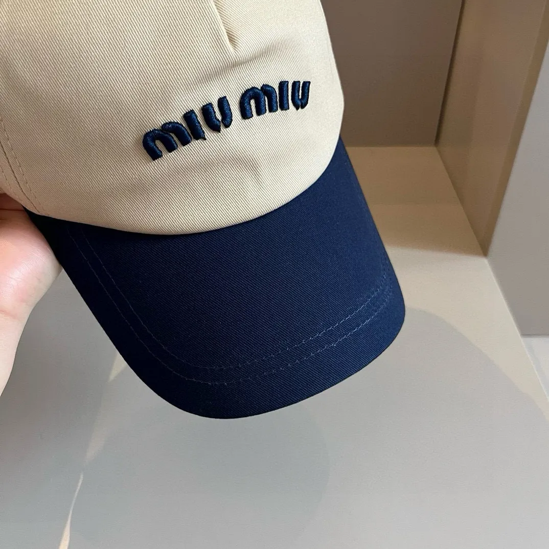 💰60¥ Miumiu official baseball cap, canvas cap, head circumference 57cm