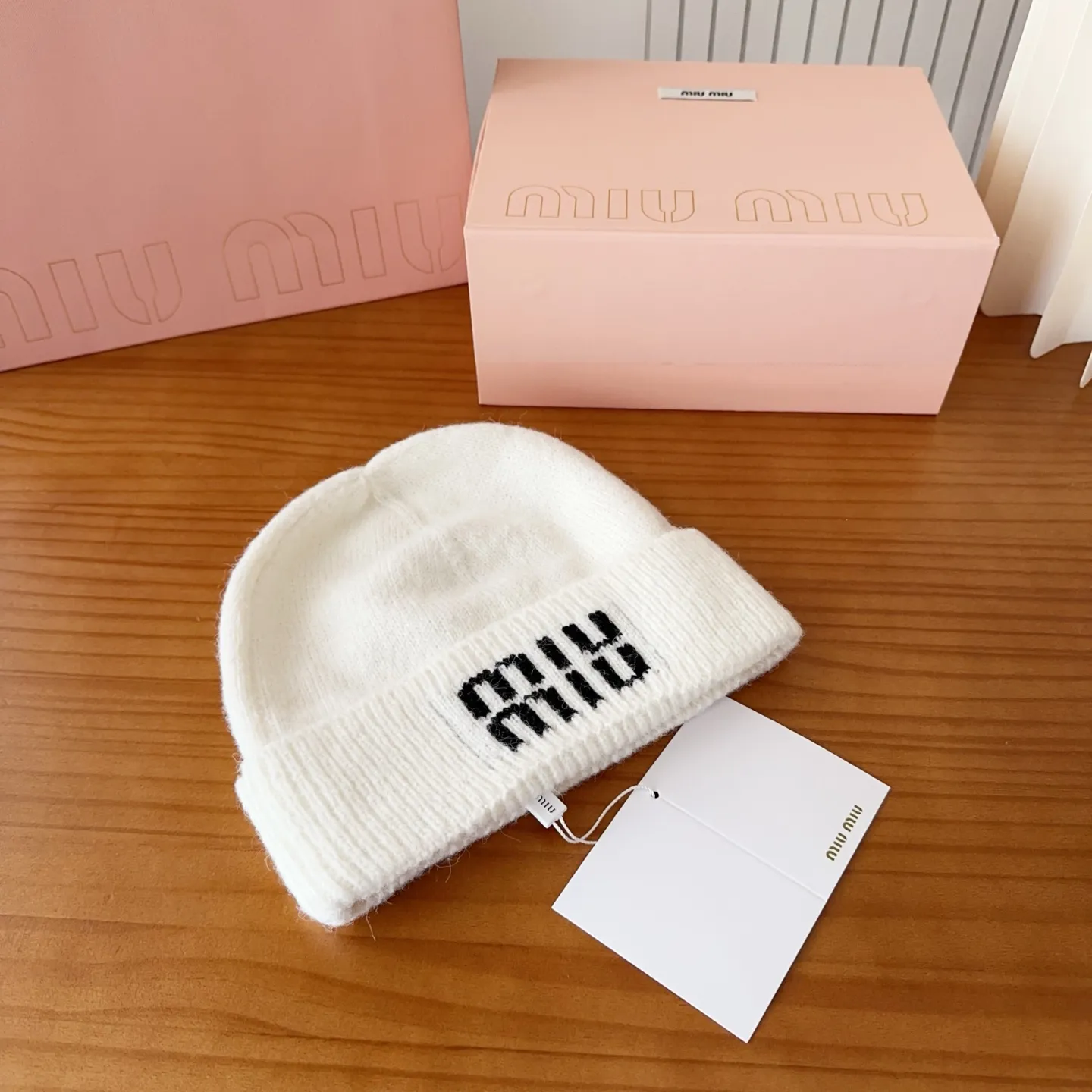 💰60 miumiu’s most popular knitted hat at the Miu Miu counter! Xiaohongshu’s new product is released, it’s so 🉑️, high-elastic fabric, classic colors, same style for men and women.