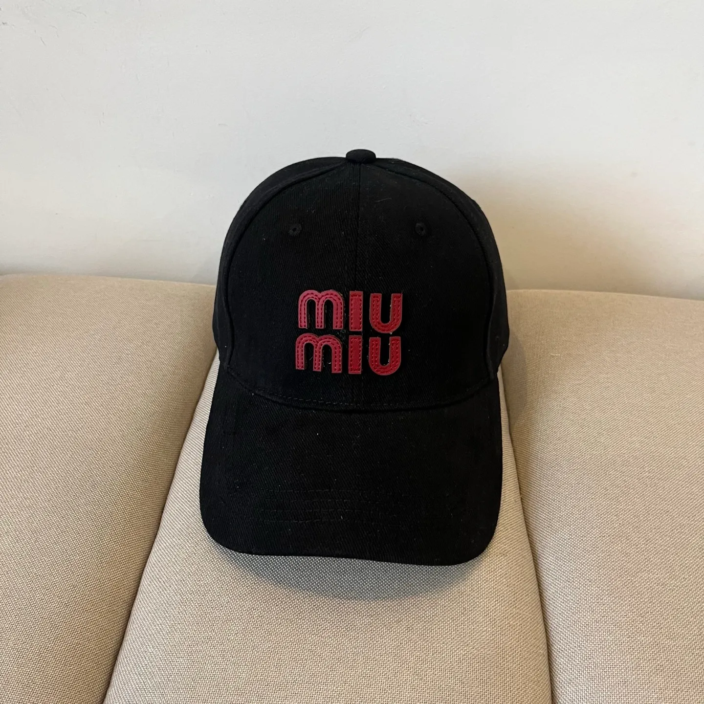 P70 miumiu original spring and summer new baseball cap, authentic mold-making and custom-made, the original workmanship is meticulous and the quality is superb!