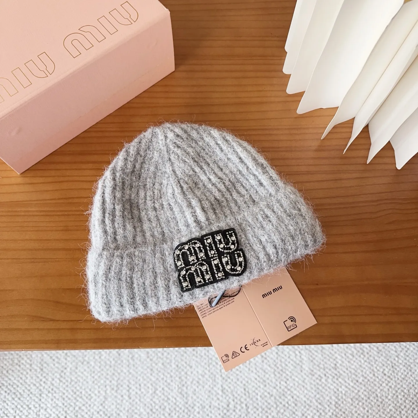 🉐️120 miumiu new autumn and winter knitted beanie This is so cute! The earmuffs are such a beauty! Soft and waxy