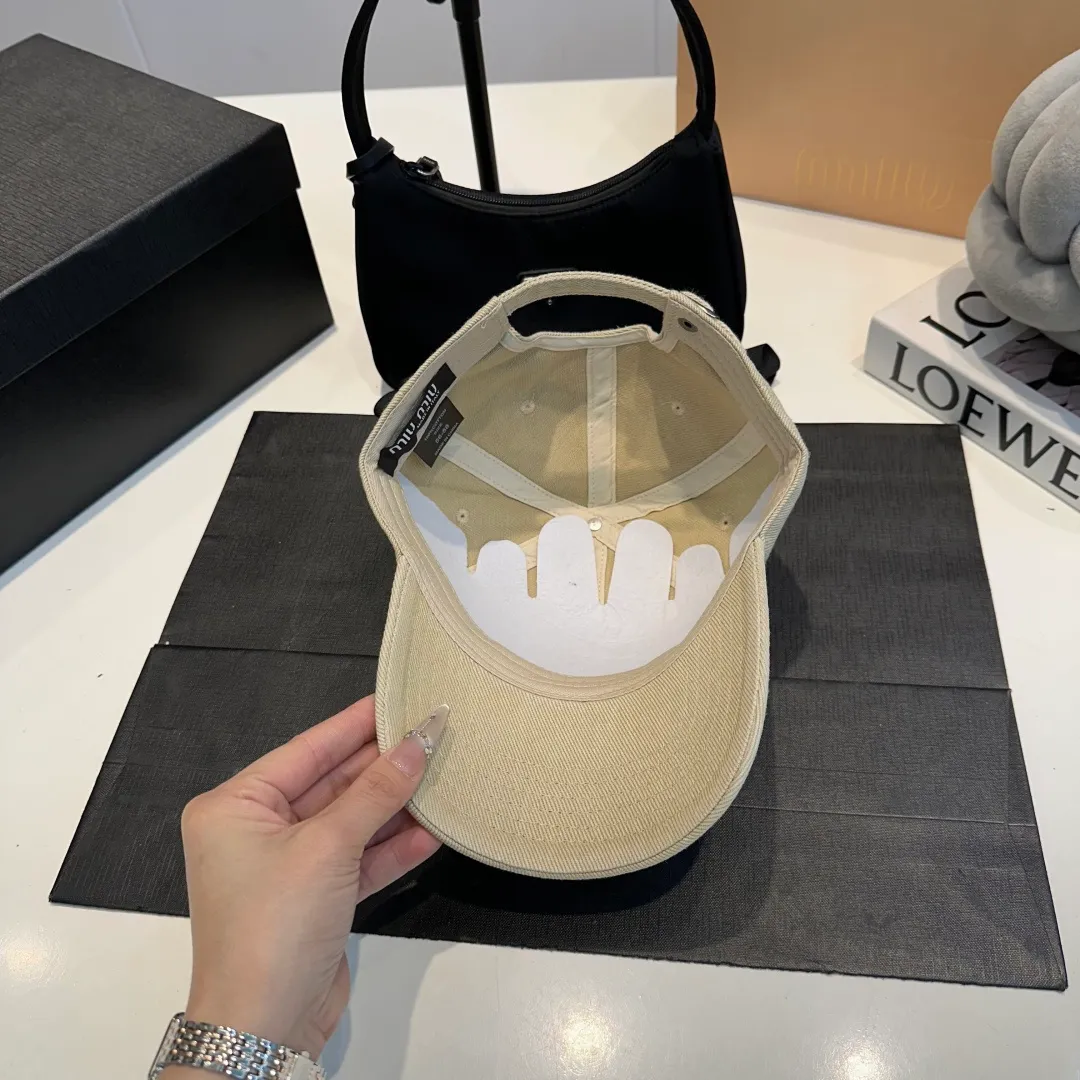 P60 miumiu new 25 spring and summer baseball cap, widened to show a small head, 25 spring and summer new logo embroidery, same style for men and women