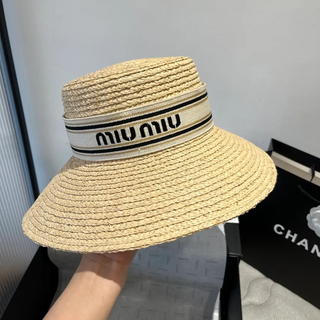💰220¥ miumiu straw hat, purely hand-crocheted, in short supply, sold one by one, head circumference 57cm