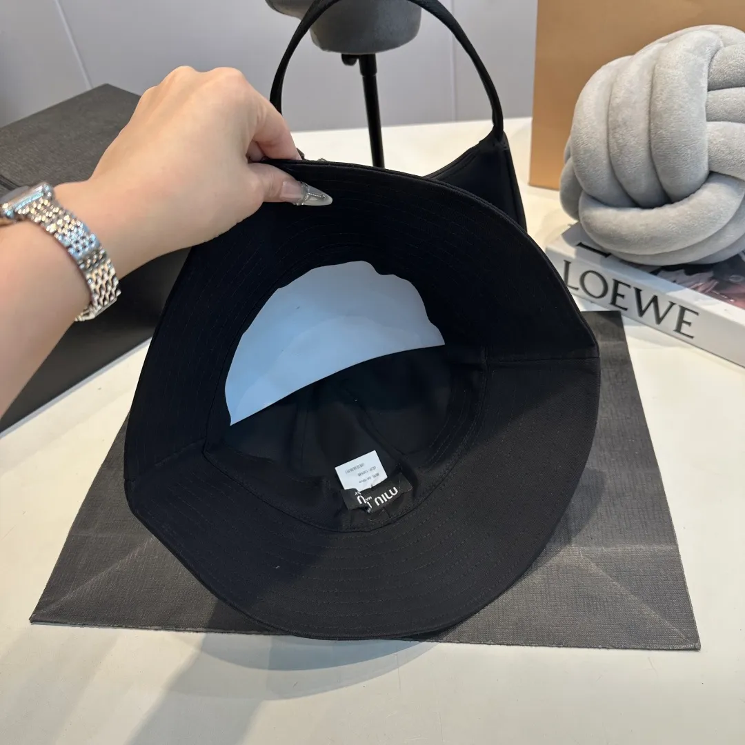 P70 miumiu high-end rabbit ear bucket hat, original quality, head circumference 57cm