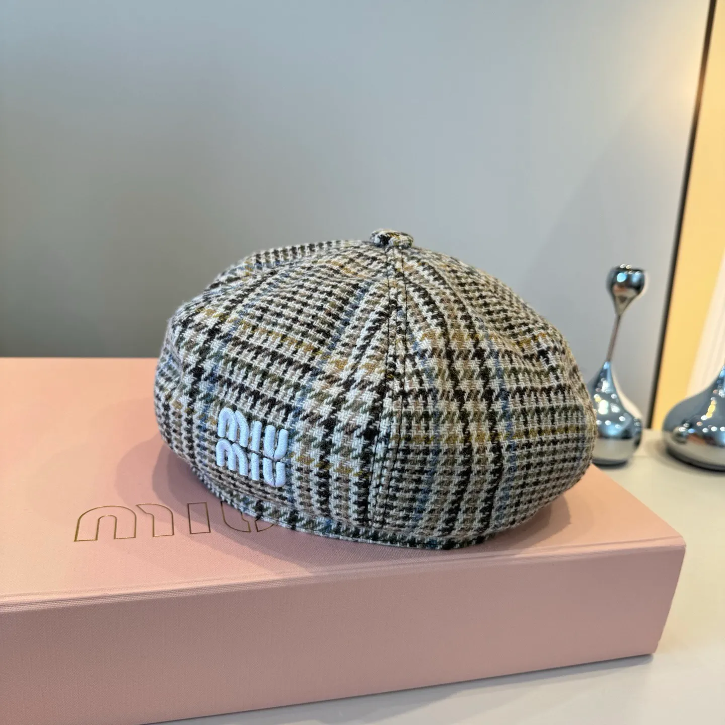 💰130¥ miumiu new autumn and winter wool beret, official style, retro style beret, head circumference 57cm
