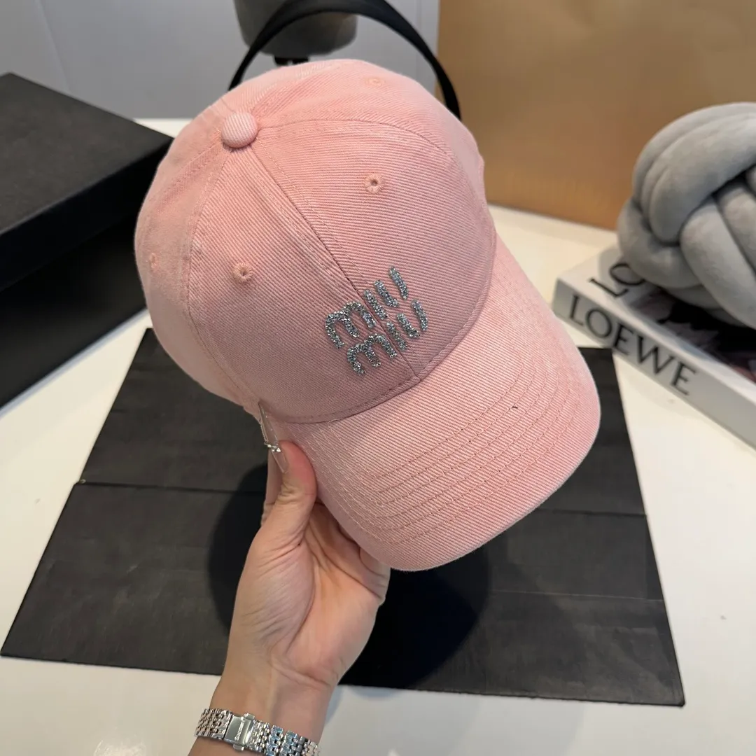 P60 miumiu new 25 spring and summer baseball cap, widened to show a small head, 25 spring and summer new logo embroidery, same style for men and women