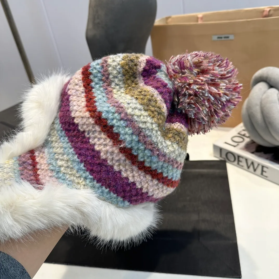 P70 miumiu new rabbit fur thickened knitted thunder hat, simple and versatile item, head circumference 57cm
