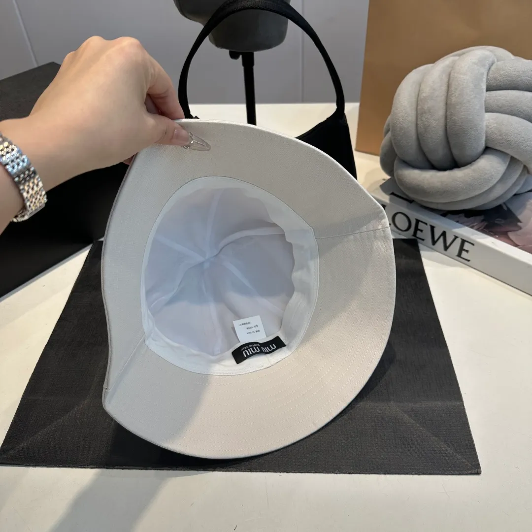 P70 miumiu high-end rabbit ear bucket hat, original quality, head circumference 57cm