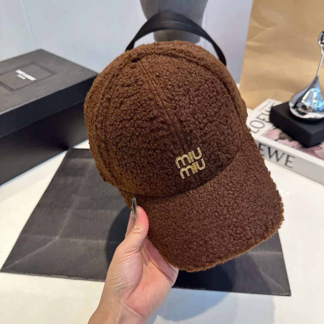 P60 miumiu 25 autumn and winter new lamb wool letter baseball cap