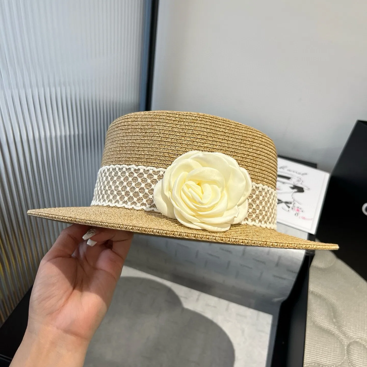 💰160¥ miumiu new sun hat, flat top hat, made of fine straw, head circumference 57cm