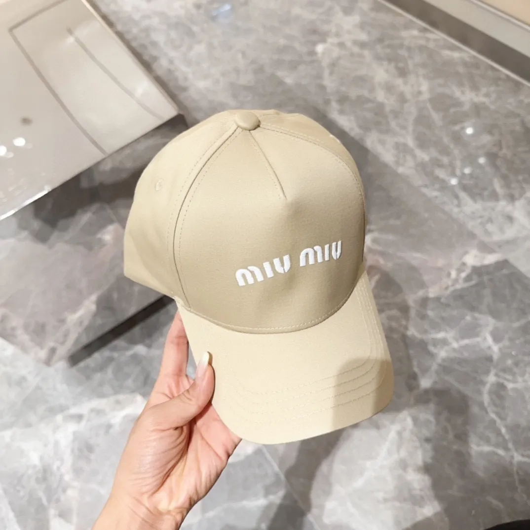 💰50 miumiu embroidered baseball cap, big brand style, very easy to match, get it now!