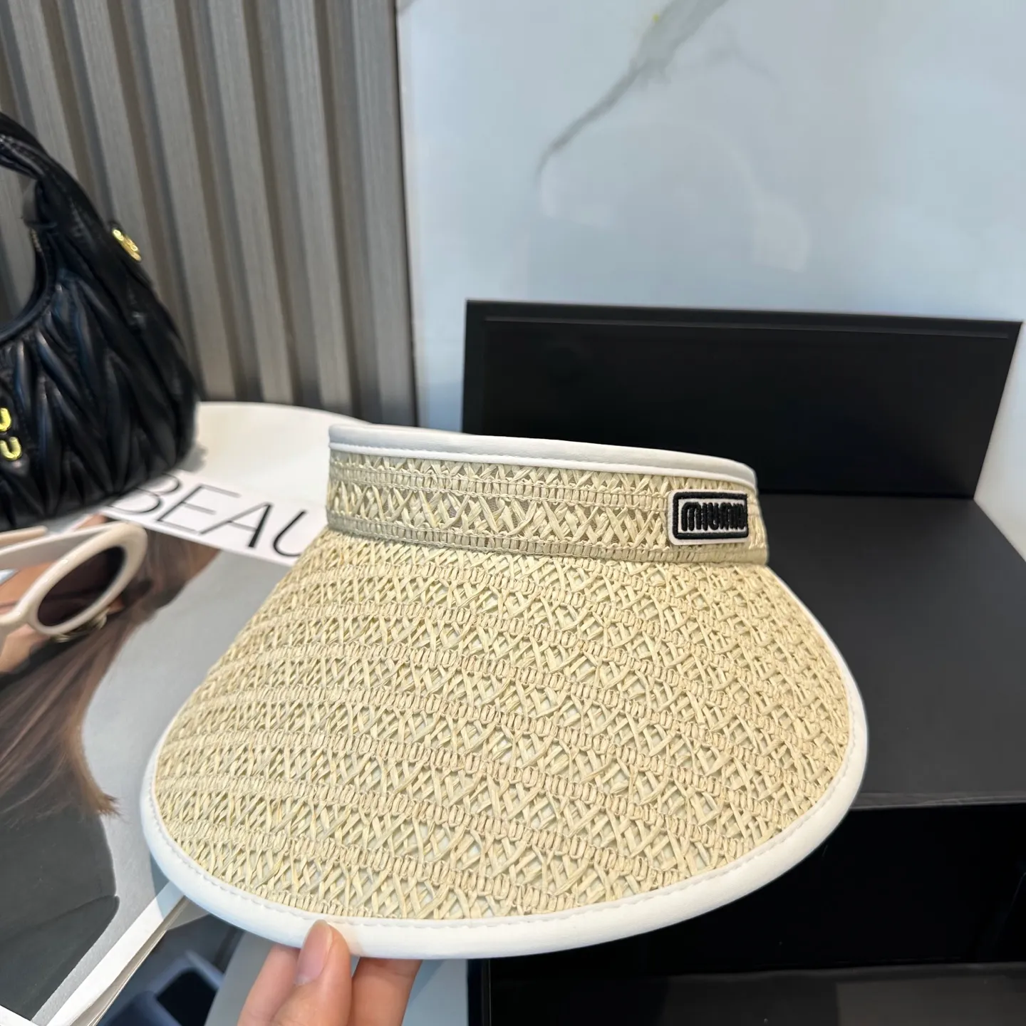 P80💛 Comes with dust bag, miumiu 2025 new sun visor, hollow top headband hat, 🔆 versatile sun protection ~ a great tool for casual outings, great sun protection! Love it so much 💕