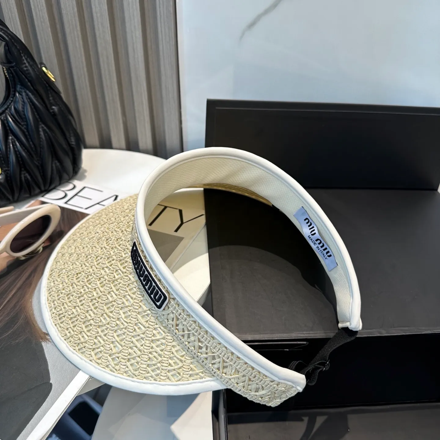 P80💛 Comes with dust bag, miumiu 2025 new sun visor, hollow top headband hat, 🔆 versatile sun protection ~ a great tool for casual outings, great sun protection! Love it so much 💕