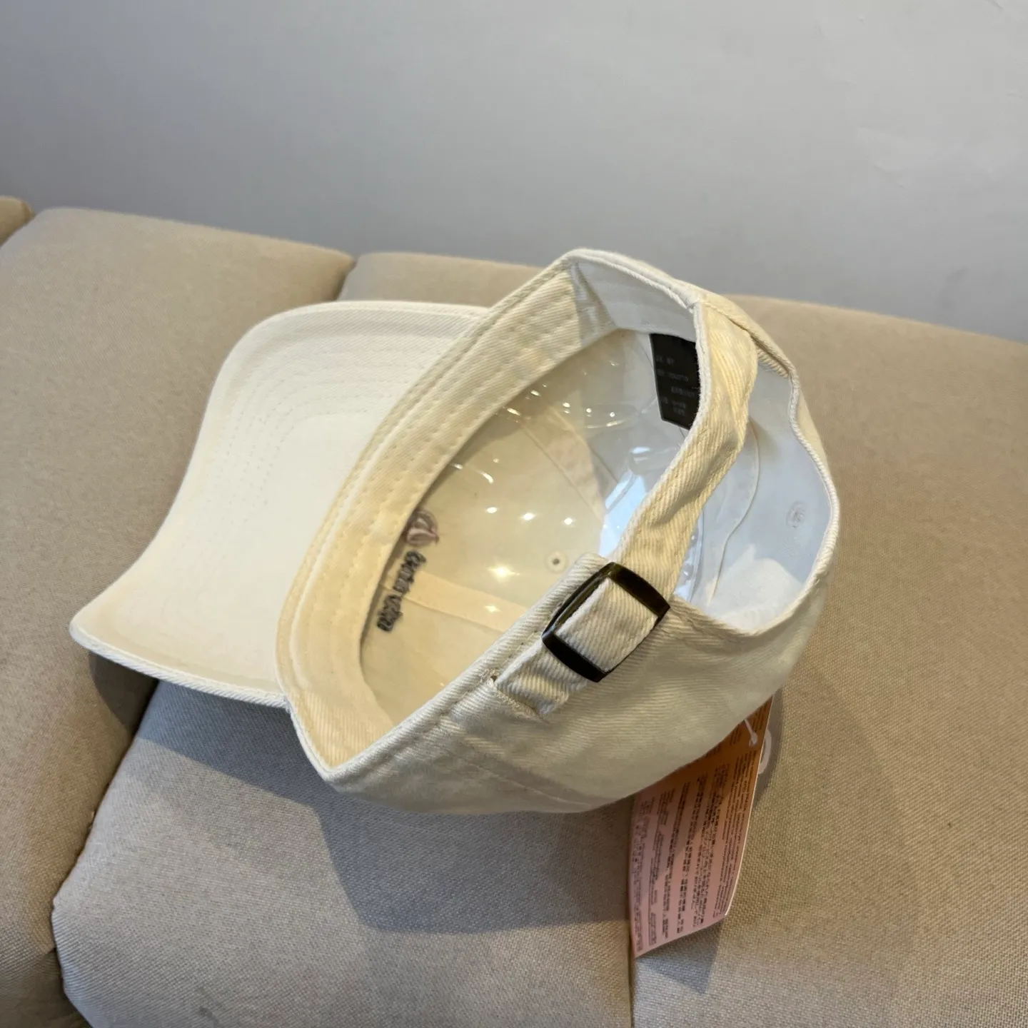P60 miumiu original spring and summer new baseball cap, authentic mold-making and custom-made, the original workmanship is meticulous and the quality is superb!