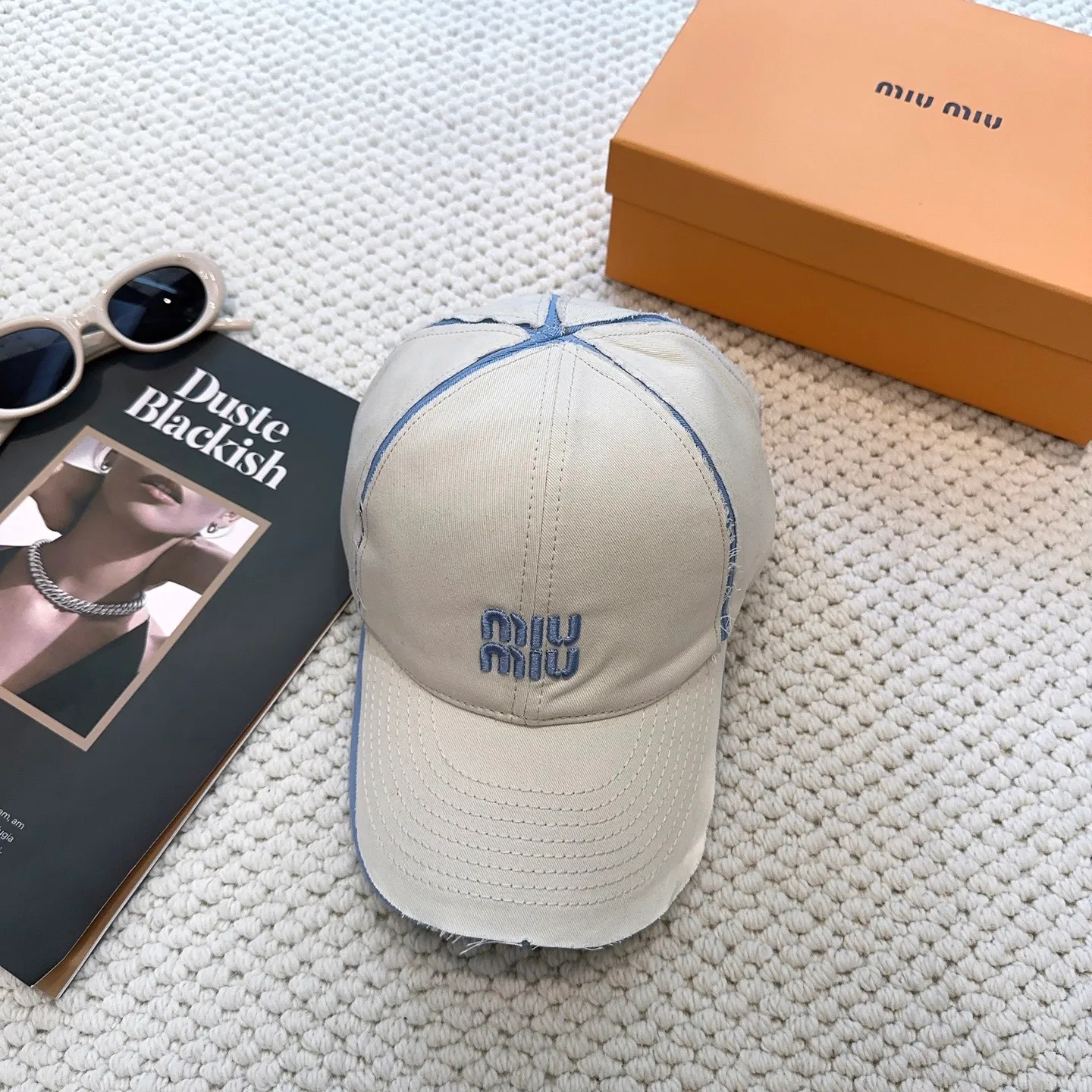 P96💛 Comes with dust bag. [Miumiu Miu Miu] High version of the new order style embroidered baseball cap🧢The big brand style is super easy to match, so hurry up and get it!