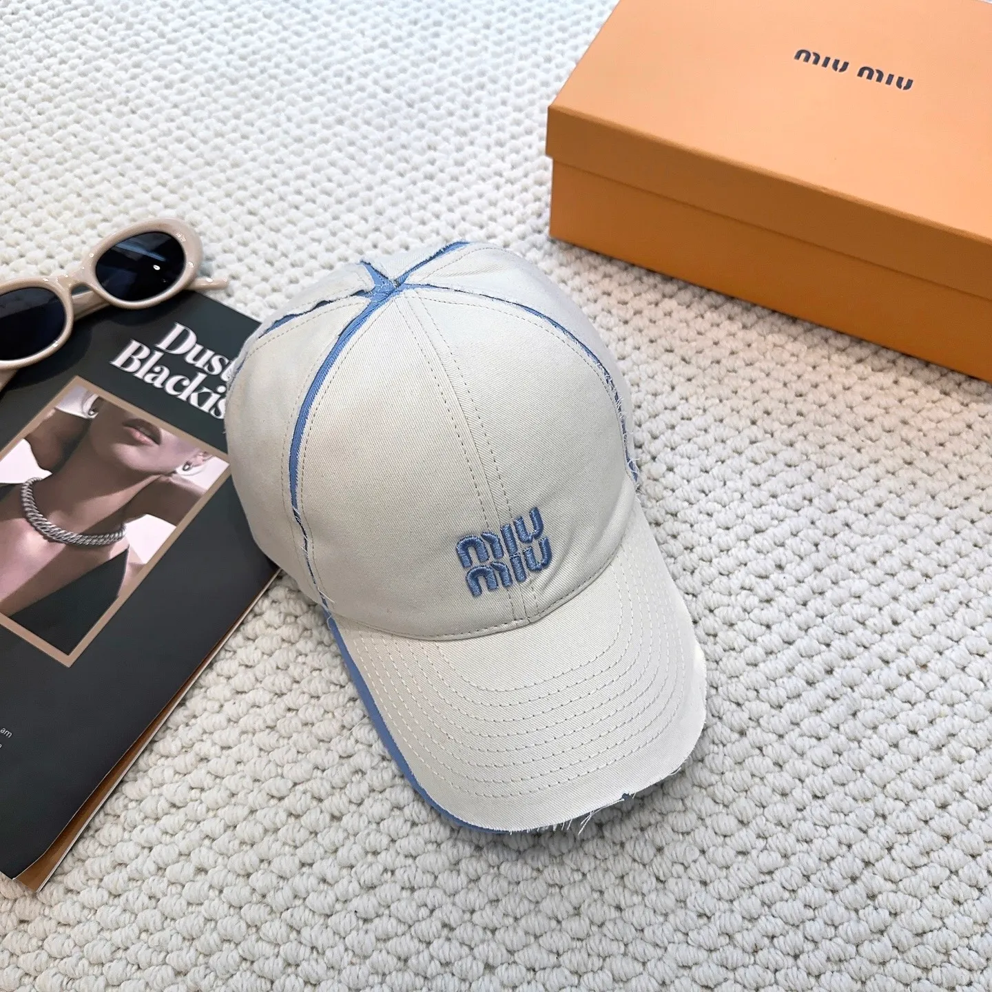 P96💛 Comes with dust bag. [Miumiu Miu Miu] High version of the new order style embroidered baseball cap🧢The big brand style is super easy to match, so hurry up and get it!