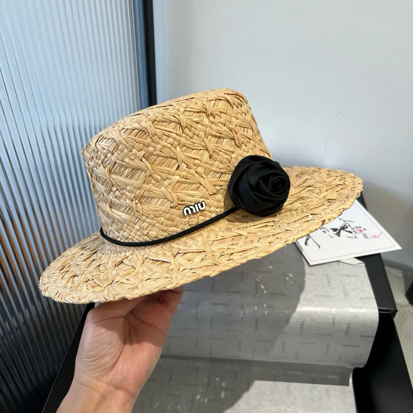 💰190¥ miumiu 25 summer style flat-top straw hat, raffia straw hat, head circumference 57cm